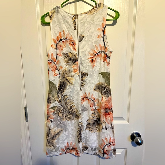 Creamy Floral Dress - Medium - Picture 2 of 2